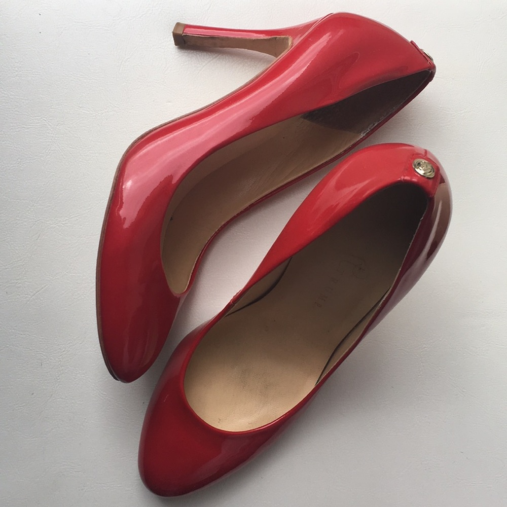 🌹SEXY AS HELL RED PUMPS🌹